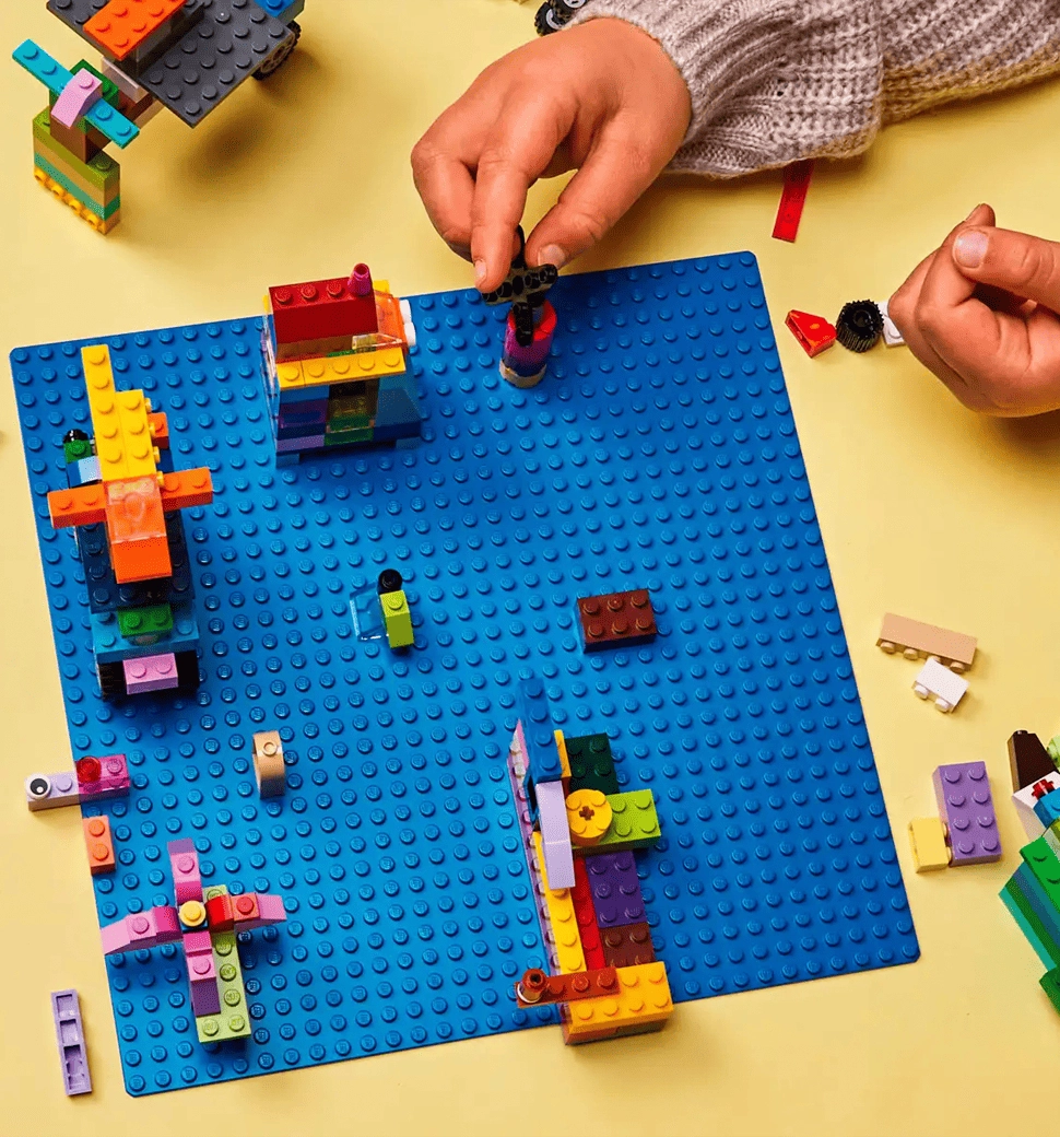 Конструктор LEGO Classic Базова пластина синього кольору