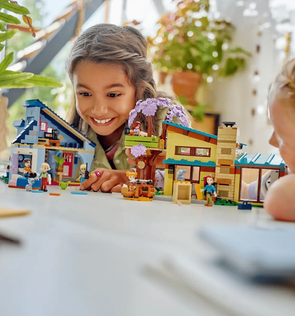 Конструктор LEGO Friends Семейные дома Олли и Пейсли