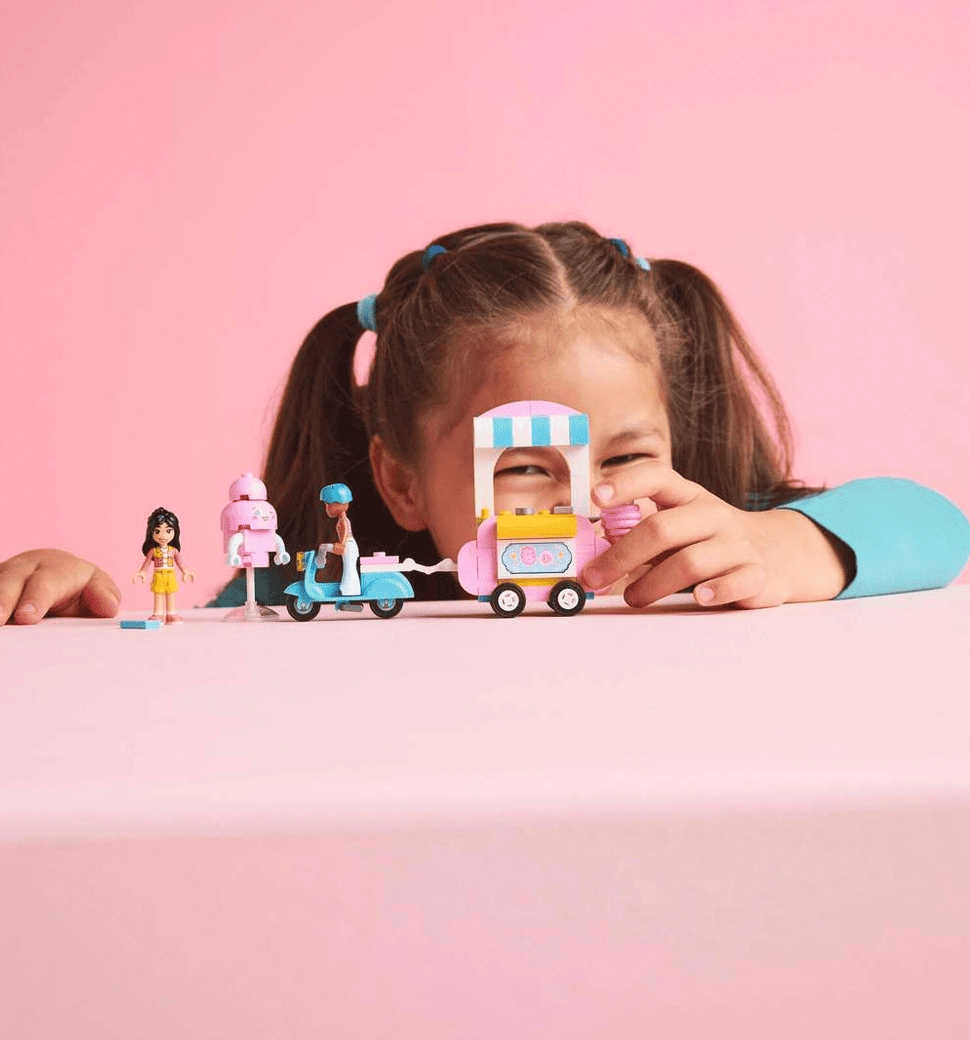 LEGO Friends Ятка із солодкою ватою та скутер (42643)