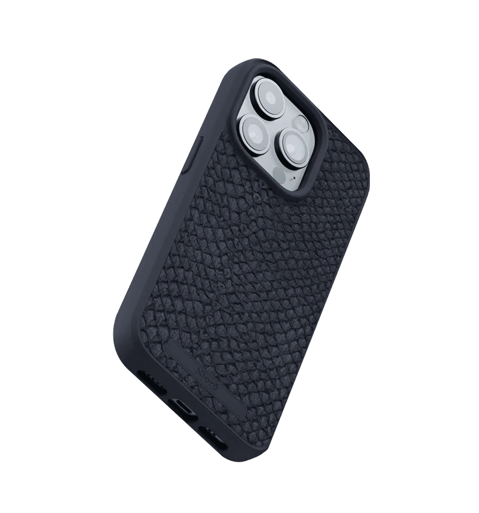 Чехол Njord Salmon Leather MagSafe Case Black для iPhone 15 Pro Max (NA54SL00)