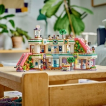 Конструктор LEGO Friends Торговельний центр у Хартлейк-Сіті