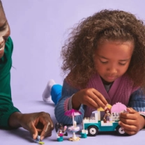Конструктор LEGO Friends Хартлейк-Сіті. Фургон із морозивом