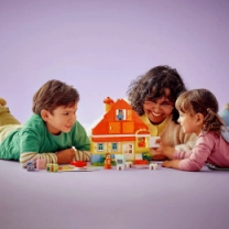 Конструктор LEGO DUPLO Bluey Семейный дом Блуи с игрой на запоминание