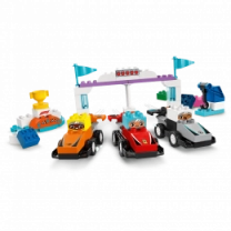 Конструктор LEGO DUPLO Town Автомобили для гонок и пилоты команд Формулы-1
