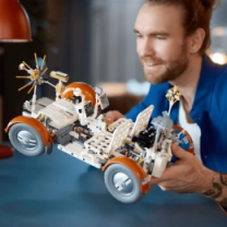 Конструктор LEGO Technic Місячний автомобіль NASA Apollo
