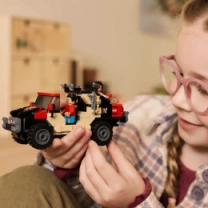 Конструктор LEGO Jurassic World Побег по бездорожью от раптора