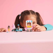 LEGO Friends Ятка із солодкою ватою та скутер (42643)