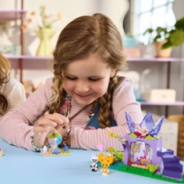Конструктор LEGO Gabby's Dollhouse Гора сладостей и сад Китти
