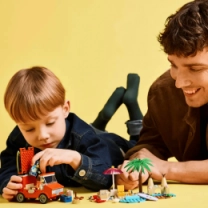 Конструктор LEGO Bluey Пляж и семейная поездка на автомобиле Блуи